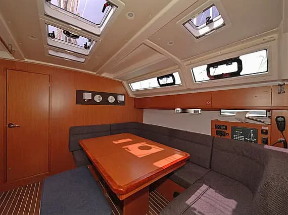 Bavaria Cruiser 46 in Trogir / ACI Marina Trogir - Photo 3