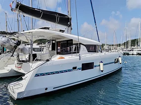 Lagoon 42 in Guadeloupe / Pointe-à-Pitre / Marina Bas-du-Fort - image 1