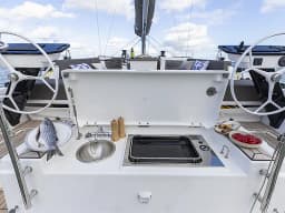 Dufour 44 in Mallorca / Palma de Mallorca / La Lonja Marina Charter thumbnail 12