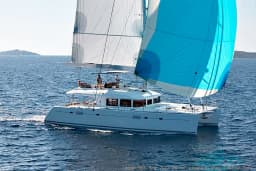 Lagoon 560 in Sardinia / Portisco / Cala dei Sardi thumbnail 9