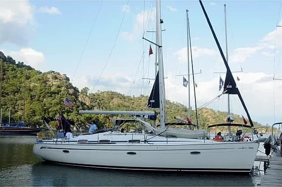 Bavaria 42 Cruiser in Lavrion Main Port - Photo 1