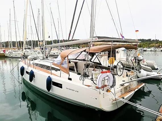Sun Odyssey 410 in Pula / Tehnomont Marina Veruda - Photo 1