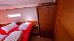 Sun Odyssey 410 in Pula / Tehnomont Marina Veruda thumbnail 6