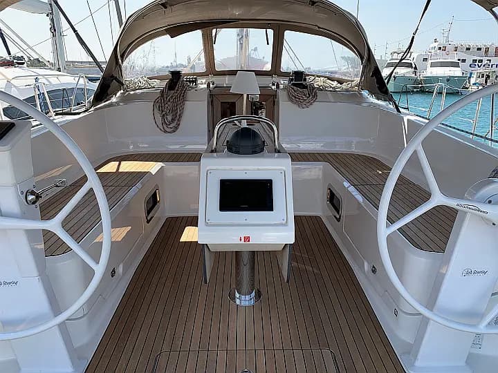 Bavaria Cruiser 46 in Lavrion / Olympic Marina - Photo 2