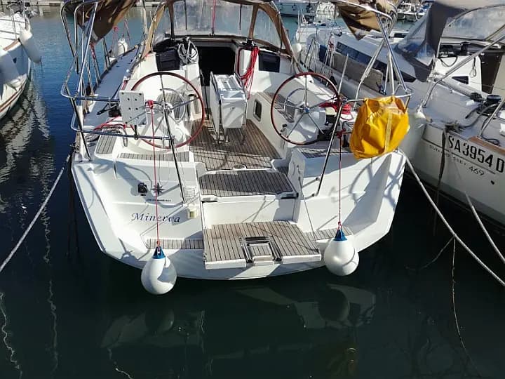 Sun Odyssey 379 in Salerno - Photo 4