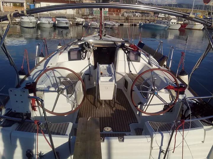 Sun Odyssey 379 in Salerno - Photo 5