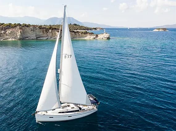 Bavaria 37 in Kiato - image 1