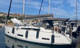 Dufour 390 in Sardinia / Portisco / Marina di Portisco thumbnail 17