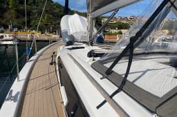 Dufour 390 in Sardinia / Portisco / Marina di Portisco thumbnail 8