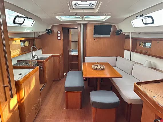 Oceanis 43 in Fethiye / Ece Marina - Photo 3