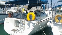 Oceanis 43 in Lefkada / Nikiana Marina thumbnail 11