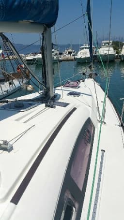 Oceanis 43 in Lefkada / Nikiana Marina thumbnail 13