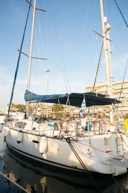 Oceanis 43 in Lefkada / Nikiana Marina thumbnail 16