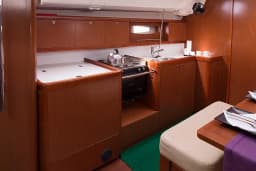 Oceanis 43 in Lefkada / Nikiana Marina thumbnail 29