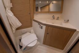 Oceanis 45 in Salerno / Marina d'Arechi thumbnail 15