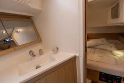 Oceanis 45 in Salerno / Marina d'Arechi thumbnail 16