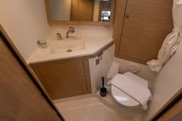Oceanis 45 in Salerno / Marina d'Arechi thumbnail 17
