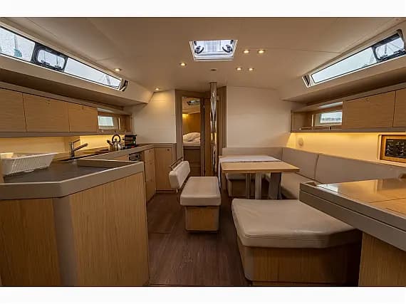 Oceanis 45 in Salerno / Marina d'Arechi - Photo 3