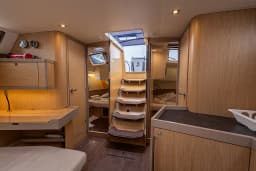 Oceanis 45 in Salerno / Marina d'Arechi thumbnail 20