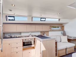 Oceanis 45 in Salerno / Marina d'Arechi thumbnail 5