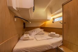 Oceanis 45 in Salerno / Marina d'Arechi thumbnail 9
