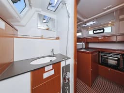 Bavaria Cruiser 37 in Zadar / Marina Zadar thumbnail 51