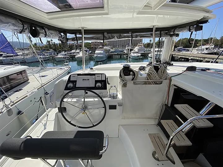 Lagoon 42 in Sardinia / Portisco / Cala dei Sardi - Photo 4