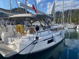Bavaria C42 in Göcek / Marinturk Village Port thumbnail 6