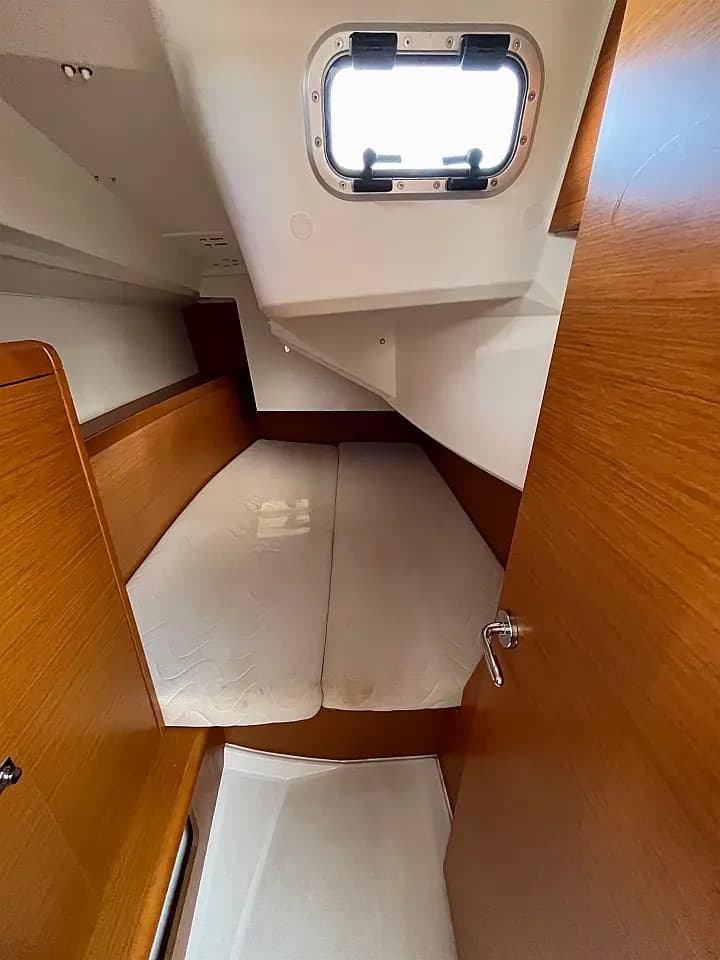 Sun Odyssey 349 in Sukošan / D-Marin Dalmacija Marina - Photo 4