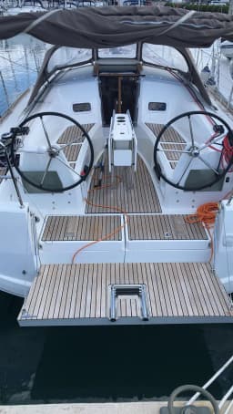 Sun Odyssey 349 in Sukošan / D-Marin Dalmacija Marina thumbnail 7
