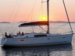 Oceanis 43 in Athens / Alimos Marina thumbnail 7