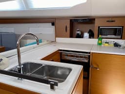 Jeanneau 51 in Šibenik / D-Marin Marina Mandalina thumbnail 18