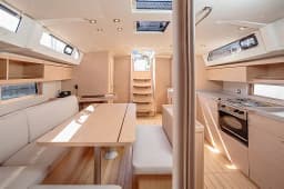 Oceanis 46.1 in Salerno / Marina d'Arechi thumbnail 4