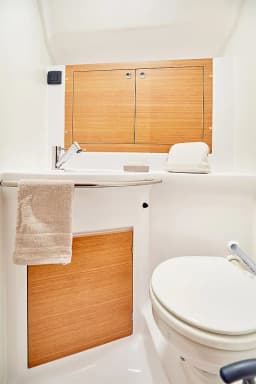 Elan Impression 40.1 in Athens / Alimos Marina thumbnail 24