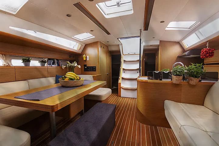 Jeanneau 53 in Naples / Darsena Acton - Photo 4