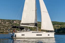 Oceanis 51.1 in Skradin / ACI Marina Skradin thumbnail 8