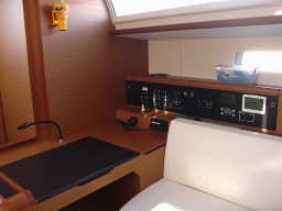 Sun Odyssey 519 in Athens / Alimos Marina thumbnail 15