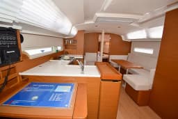 Sun Odyssey 410 in Marmaris Yacht Marina thumbnail 18