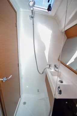 Sun Odyssey 410 in Marmaris Yacht Marina thumbnail 29