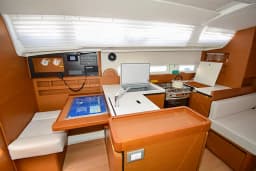 Sun Odyssey 410 in Marmaris Yacht Marina thumbnail 33