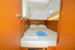 Sun Odyssey 410 in Marmaris Yacht Marina thumbnail 36