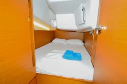 Sun Odyssey 410 in Marmaris Yacht Marina thumbnail 39