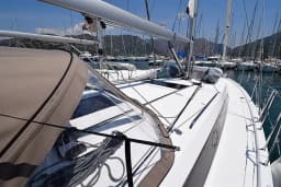 Sun Odyssey 410 in Marmaris Yacht Marina thumbnail 51