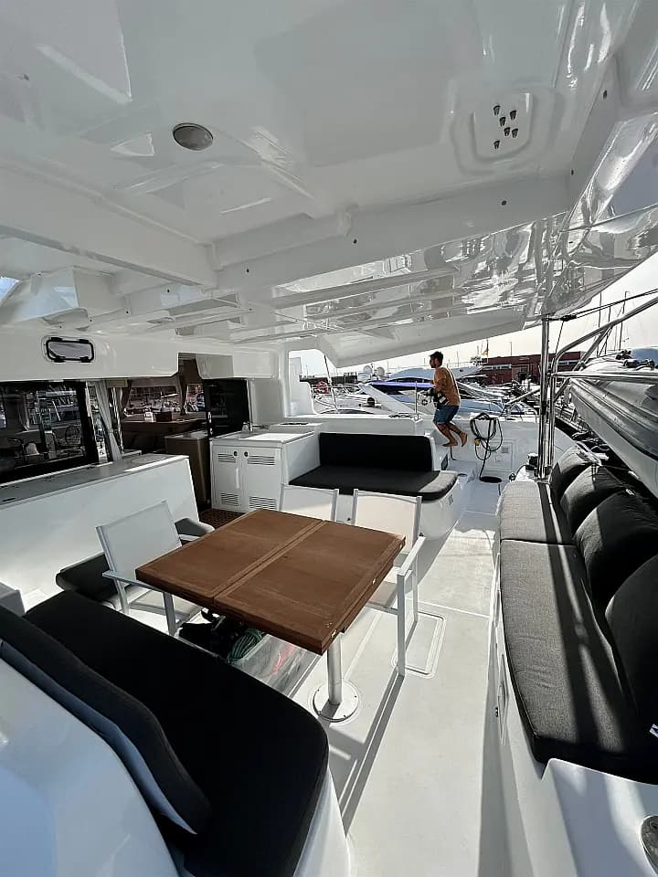 Lagoon 46 in Ibiza / Sant Antoni de Portmany Port - Photo 5