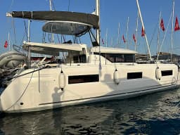 Lagoon 46 in Ibiza / Sant Antoni de Portmany Port thumbnail 5