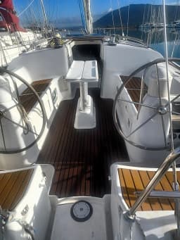 Sun Odyssey 40.3 in Lefkada / Port of Lefkas thumbnail 4