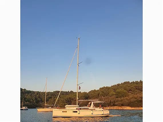 Oceanis 35.1 in Sukošan / D-Marin Dalmacija Marina - Photo 1