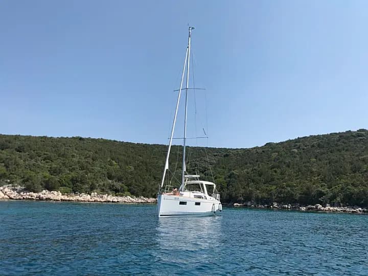 Oceanis 35.1 in Sukošan / D-Marin Dalmacija Marina - Photo 4