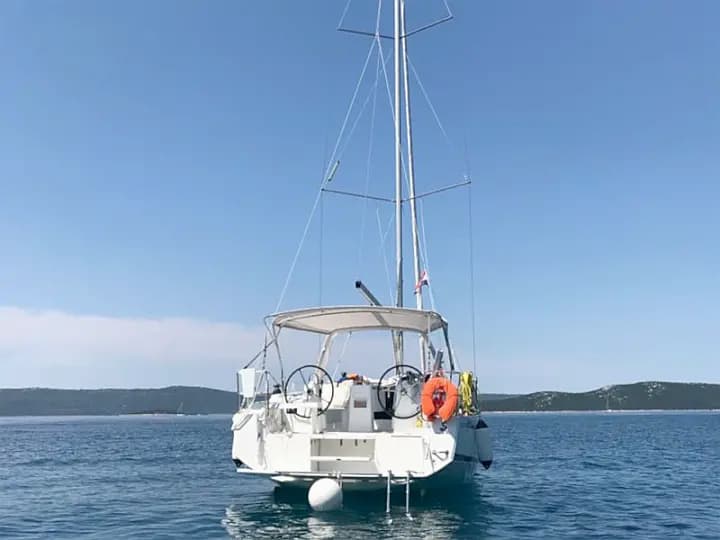 Oceanis 35.1 in Sukošan / D-Marin Dalmacija Marina - Photo 5