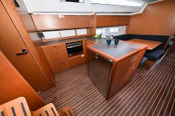 Bavaria C50 in Sukošan / D-Marin Dalmacija Marina thumbnail 9